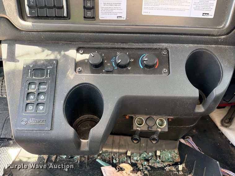 image for item YA4524 2024 Freightliner 114SD feed delivery truck