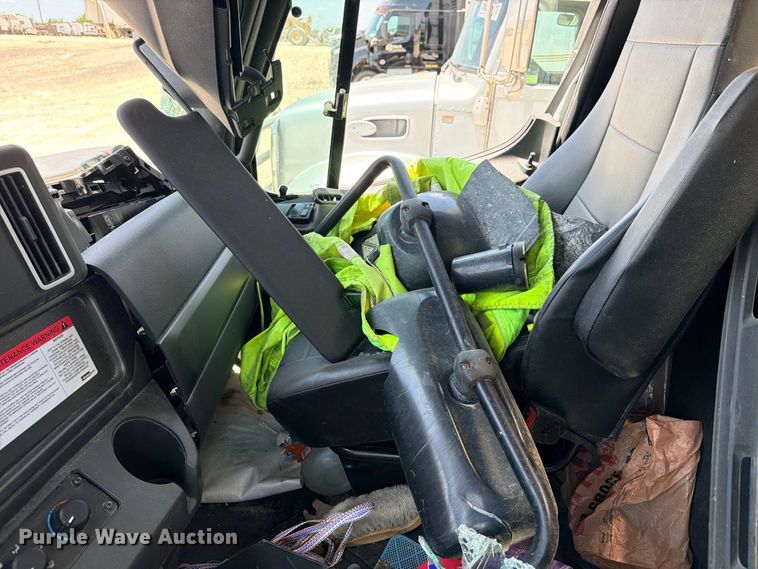 image for item YA4524 2024 Freightliner 114SD feed delivery truck