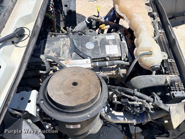 image for item YA4524 2024 Freightliner 114SD feed delivery truck