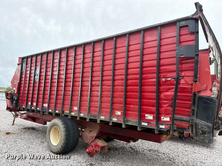 image for item YA4888 Meyer RTX224 silage wagon