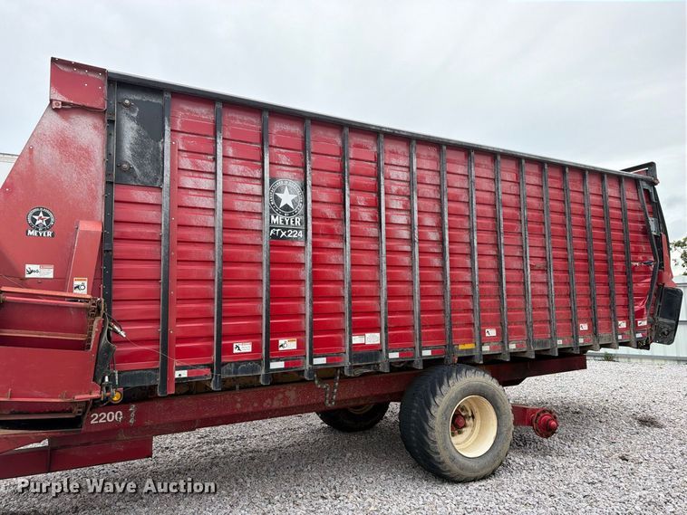 image for item YA4888 Meyer RTX224 silage wagon