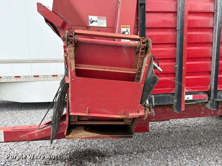 image for item YA4888 Meyer RTX224 silage wagon