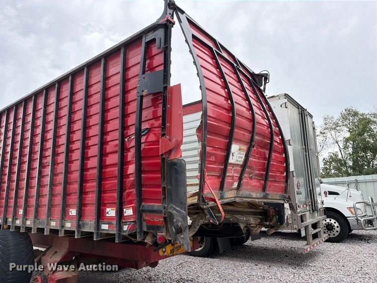 image for item YA4888 Meyer RTX224 silage wagon