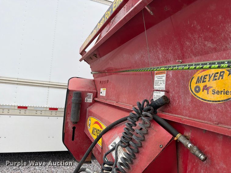 image for item YA4888 Meyer RTX224 silage wagon
