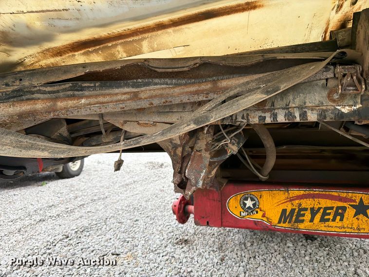 image for item YA4888 Meyer RTX224 silage wagon