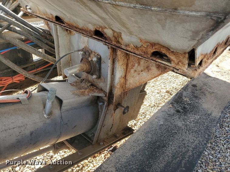 image for item YA4970 2023 KBH fertilizer tender trailer