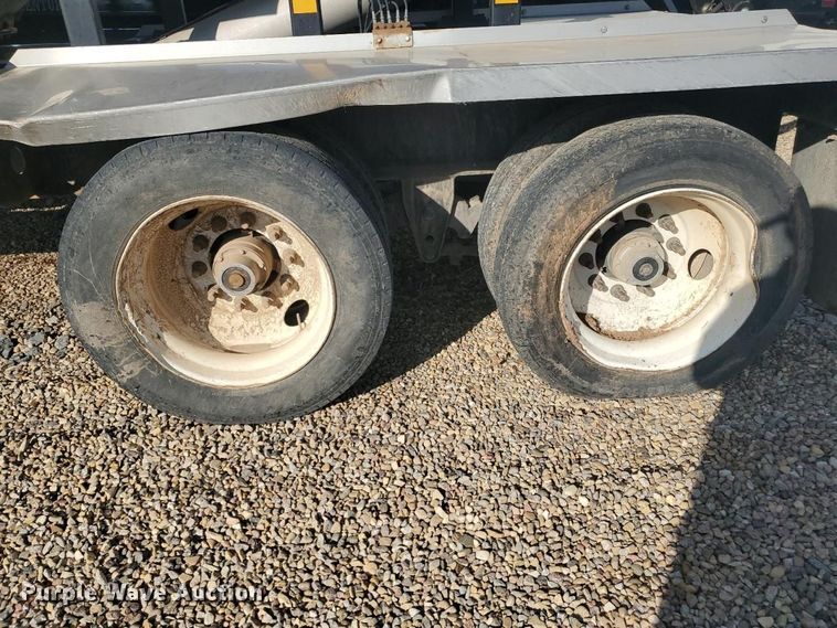 image for item YA4970 2023 KBH fertilizer tender trailer