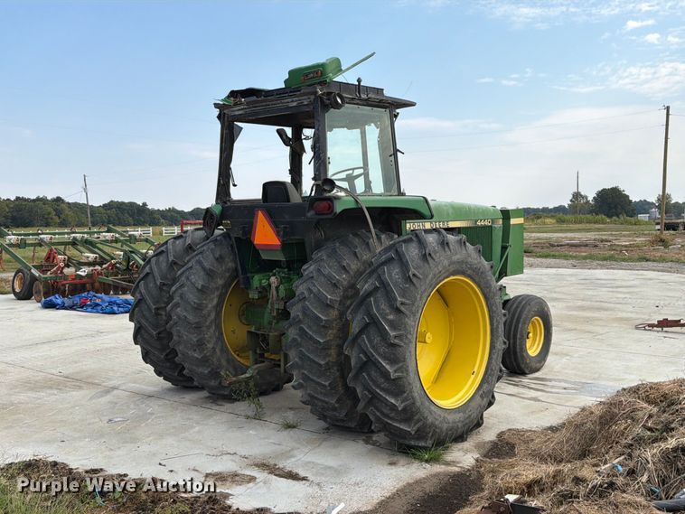 image for item YA5026 1981 John Deere 4440 tractor