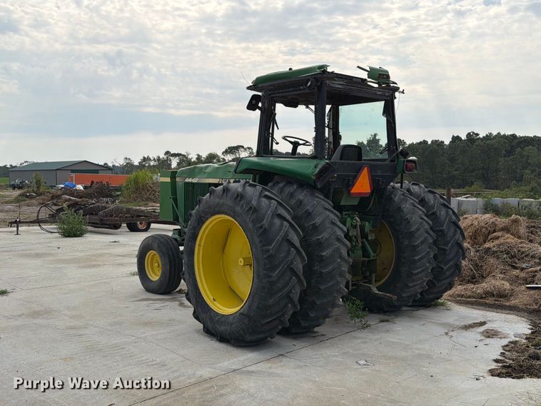 image for item YA5026 1981 John Deere 4440 tractor