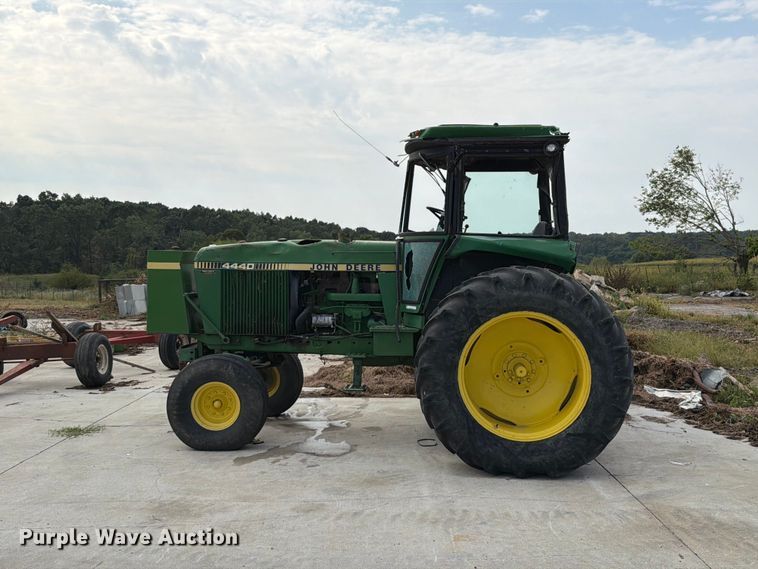 image for item YA5026 1981 John Deere 4440 tractor