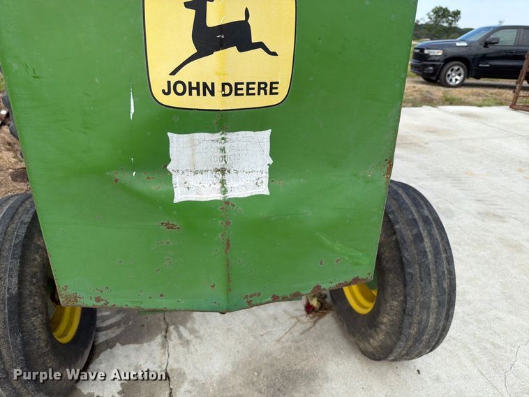 image for item YA5026 1981 John Deere 4440 tractor