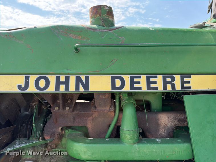 image for item YA5026 1981 John Deere 4440 tractor