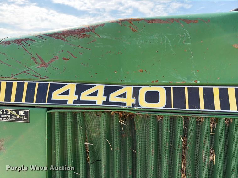 image for item YA5026 1981 John Deere 4440 tractor