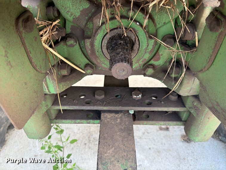 image for item YA5026 1981 John Deere 4440 tractor