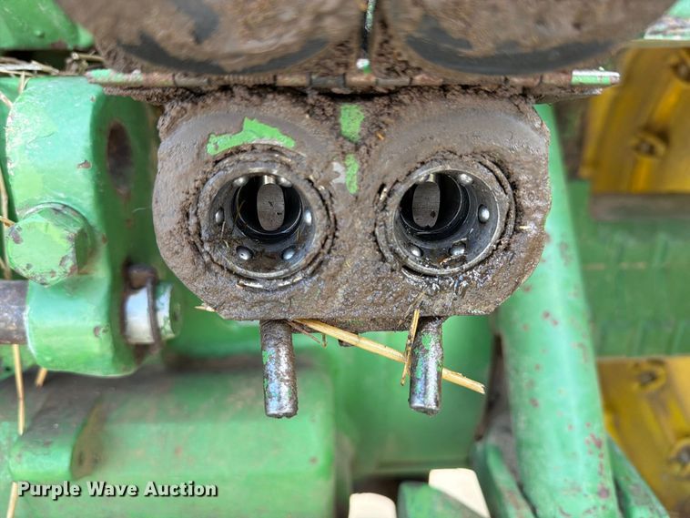 image for item YA5026 1981 John Deere 4440 tractor