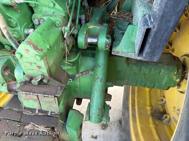 image for item YA5026 1981 John Deere 4440 tractor