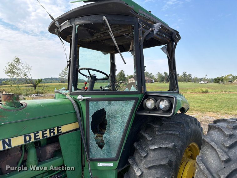 image for item YA5026 1981 John Deere 4440 tractor