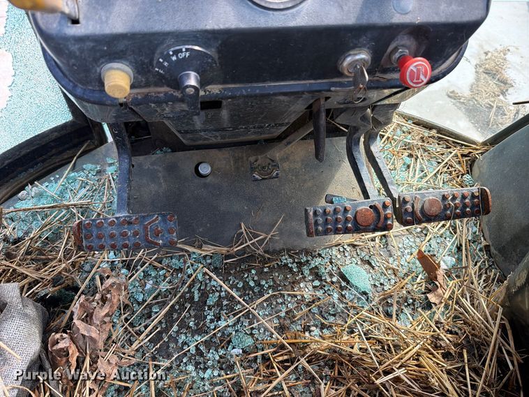 image for item YA5026 1981 John Deere 4440 tractor