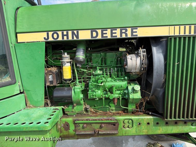 image for item YA5026 1981 John Deere 4440 tractor