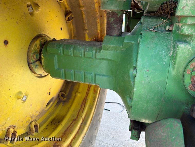 image for item YA5026 1981 John Deere 4440 tractor