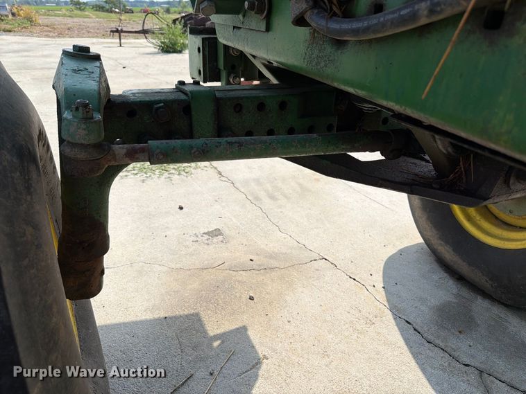 image for item YA5026 1981 John Deere 4440 tractor