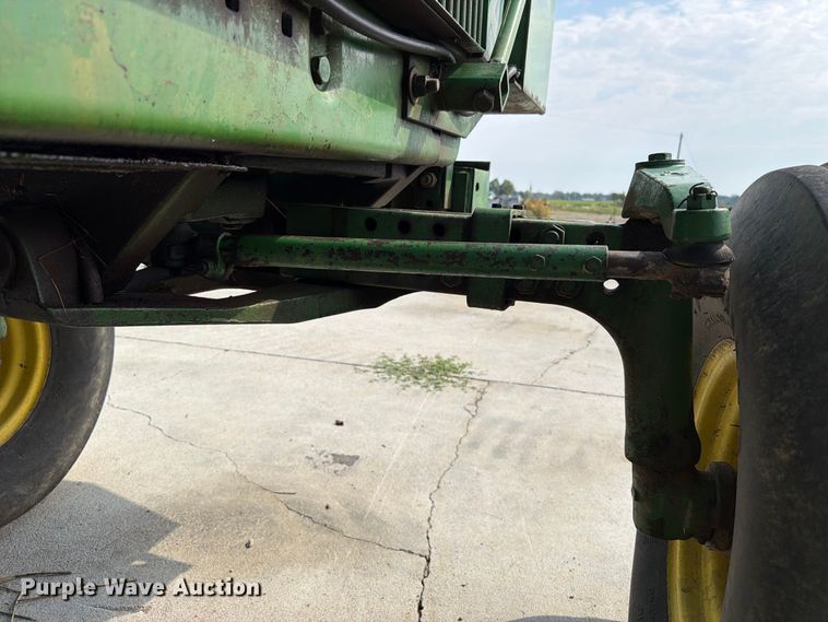 image for item YA5026 1981 John Deere 4440 tractor