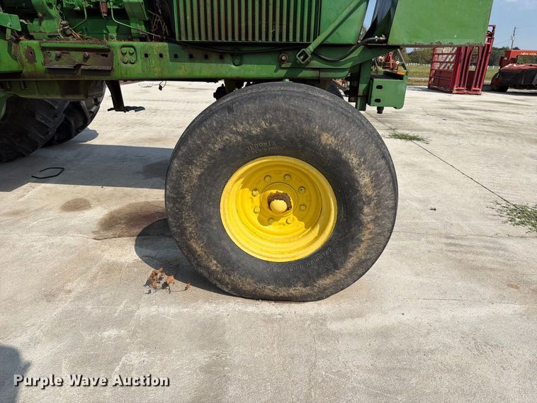 image for item YA5026 1981 John Deere 4440 tractor