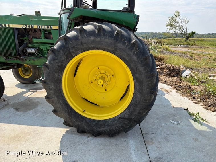 image for item YA5026 1981 John Deere 4440 tractor