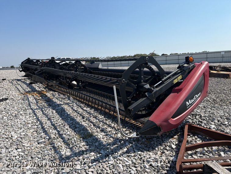 image for item YA5068 2014 MacDon FD75D flex draper head