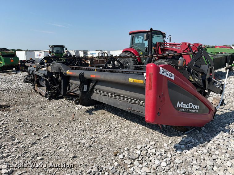 image for item YA5068 2014 MacDon FD75D flex draper head