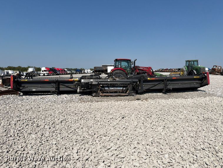 image for item YA5068 2014 MacDon FD75D flex draper head
