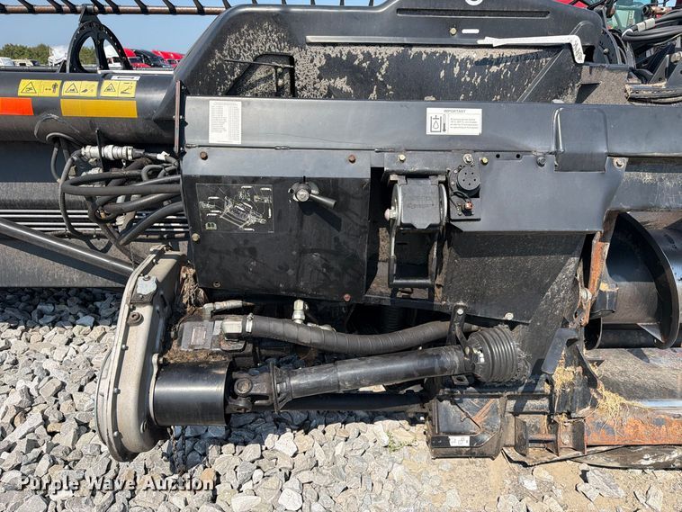 image for item YA5068 2014 MacDon FD75D flex draper head