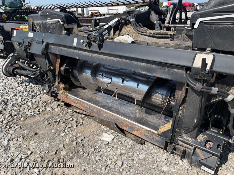 image for item YA5068 2014 MacDon FD75D flex draper head