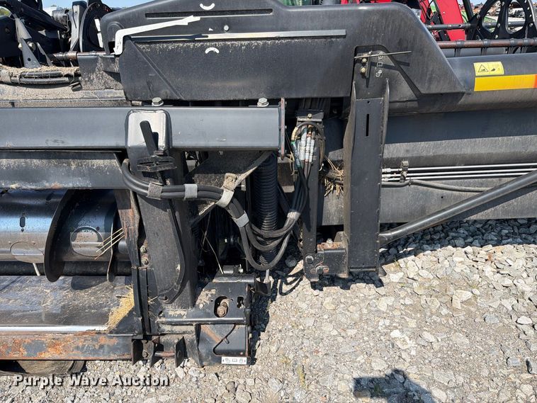 image for item YA5068 2014 MacDon FD75D flex draper head