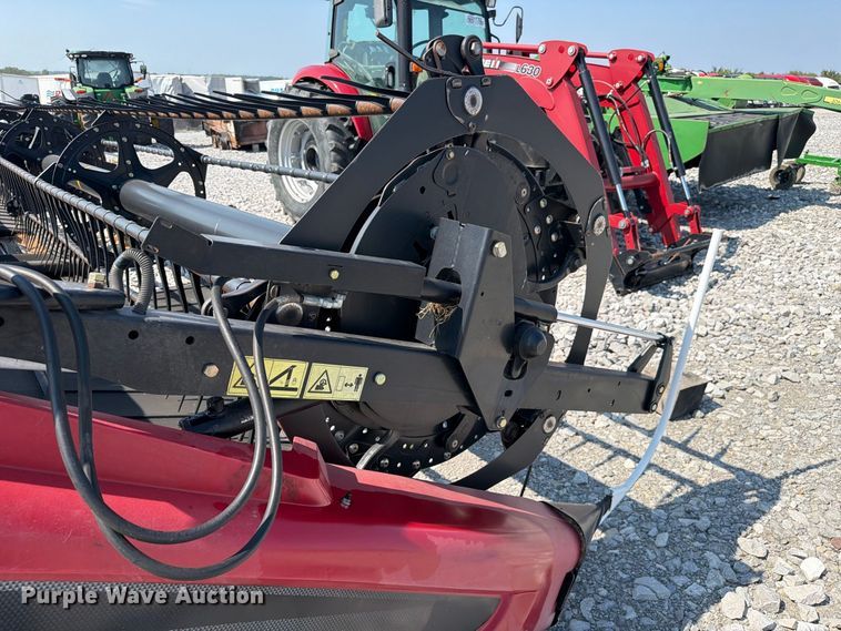 image for item YA5068 2014 MacDon FD75D flex draper head