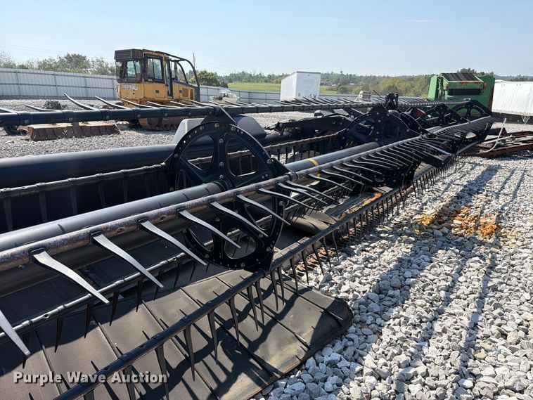 image for item YA5068 2014 MacDon FD75D flex draper head