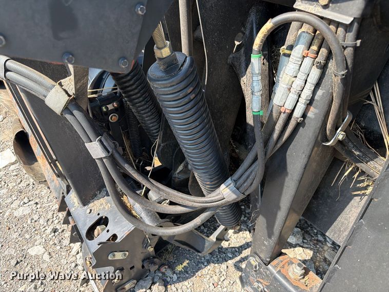 image for item YA5068 2014 MacDon FD75D flex draper head