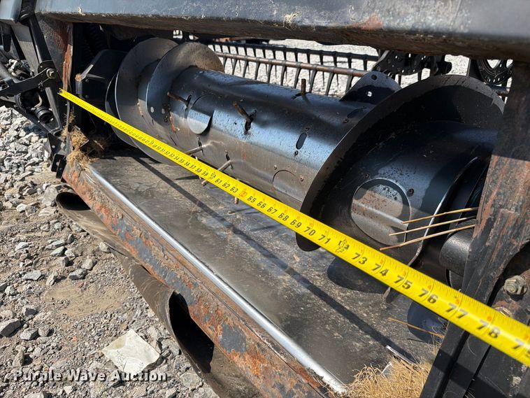 image for item YA5068 2014 MacDon FD75D flex draper head