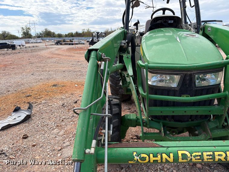 image for item YA5102 2016 John Deere 4066R MFWD tractor