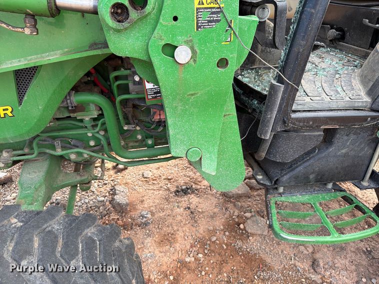 image for item YA5102 2016 John Deere 4066R MFWD tractor