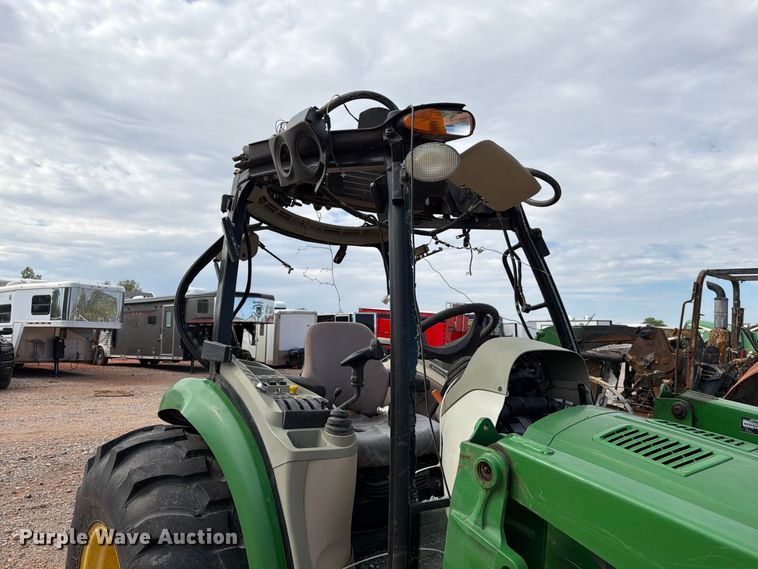 image for item YA5102 2016 John Deere 4066R MFWD tractor