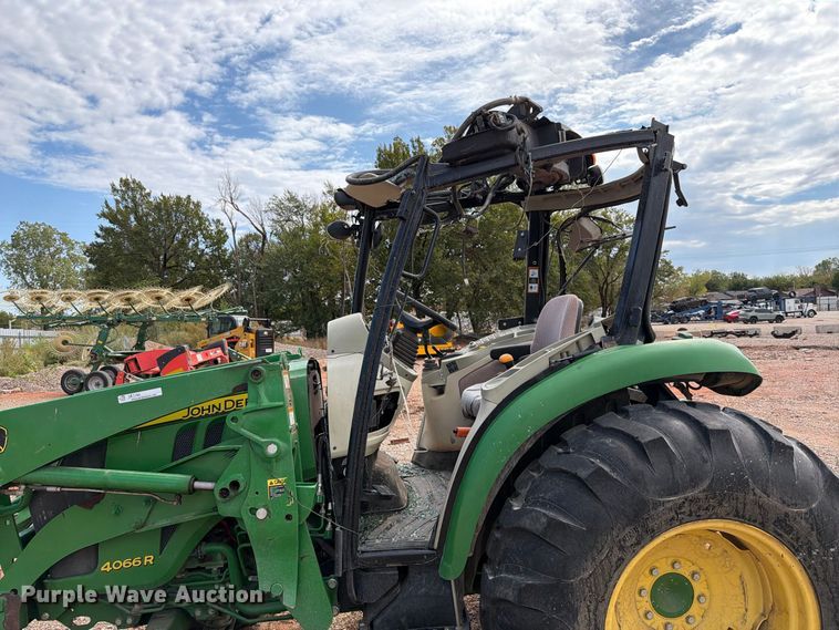 image for item YA5102 2016 John Deere 4066R MFWD tractor