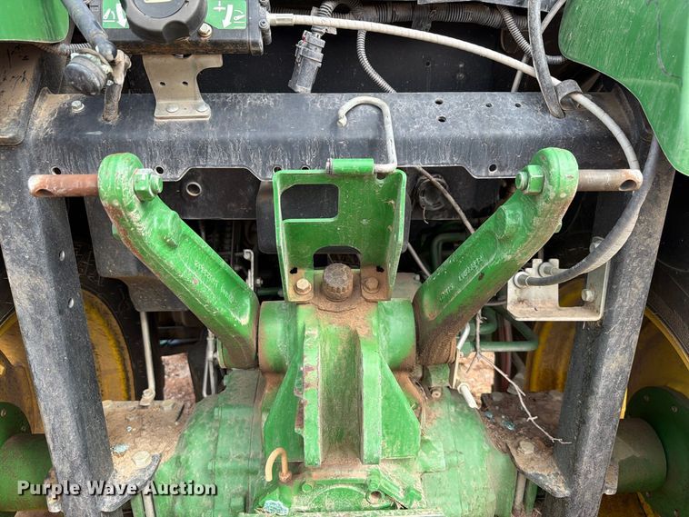 image for item YA5102 2016 John Deere 4066R MFWD tractor