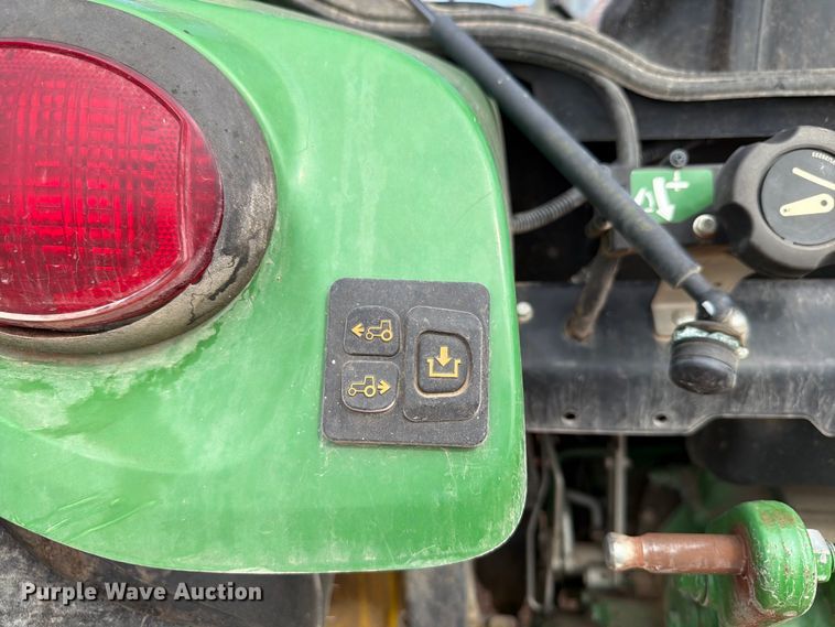 image for item YA5102 2016 John Deere 4066R MFWD tractor