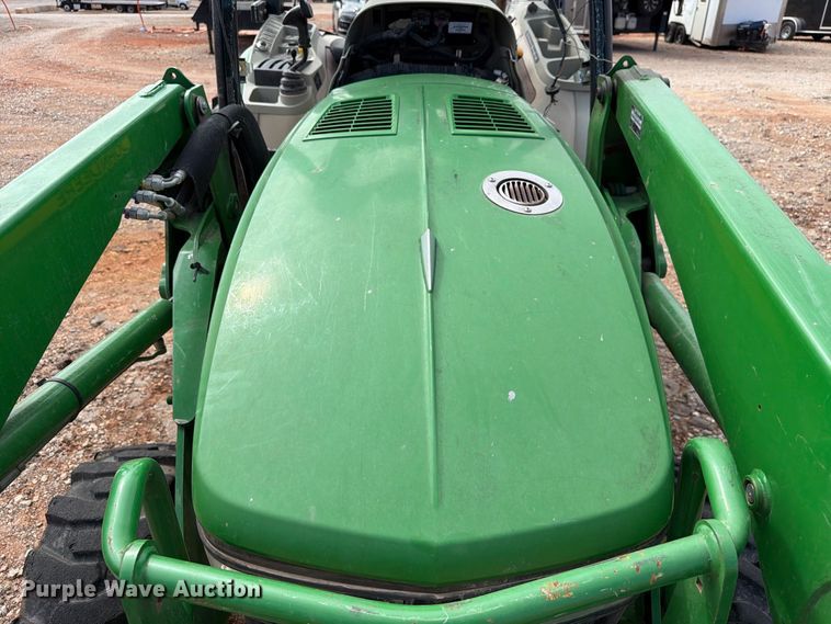 image for item YA5102 2016 John Deere 4066R MFWD tractor