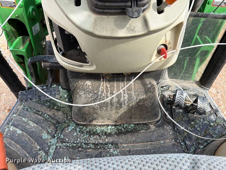 image for item YA5102 2016 John Deere 4066R MFWD tractor