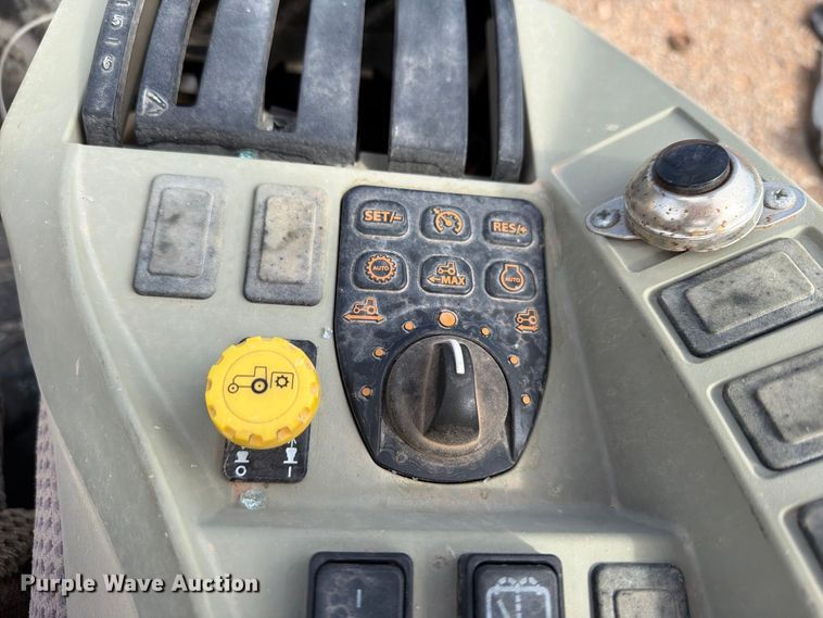 image for item YA5102 2016 John Deere 4066R MFWD tractor