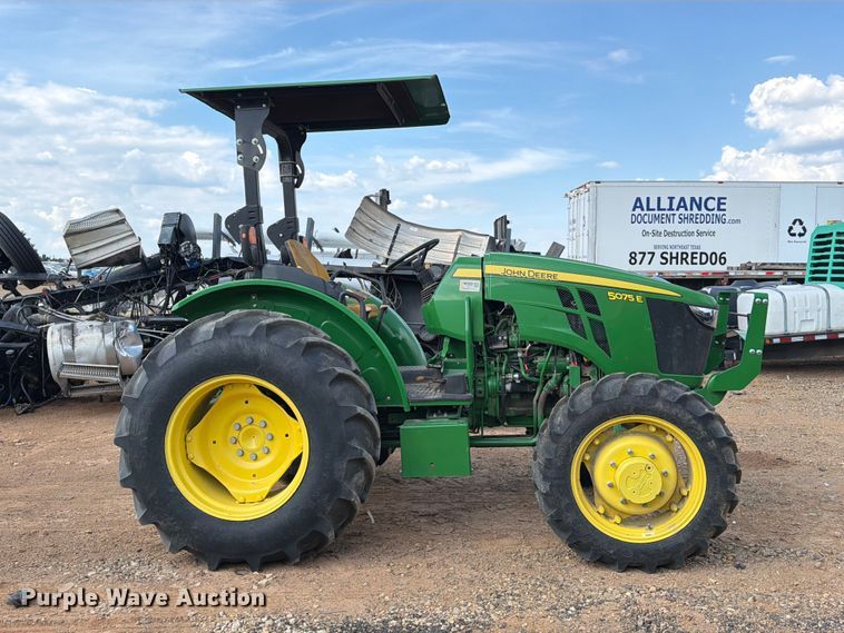 image for item YA5156 2022 John Deere 5075E MFWD tractor