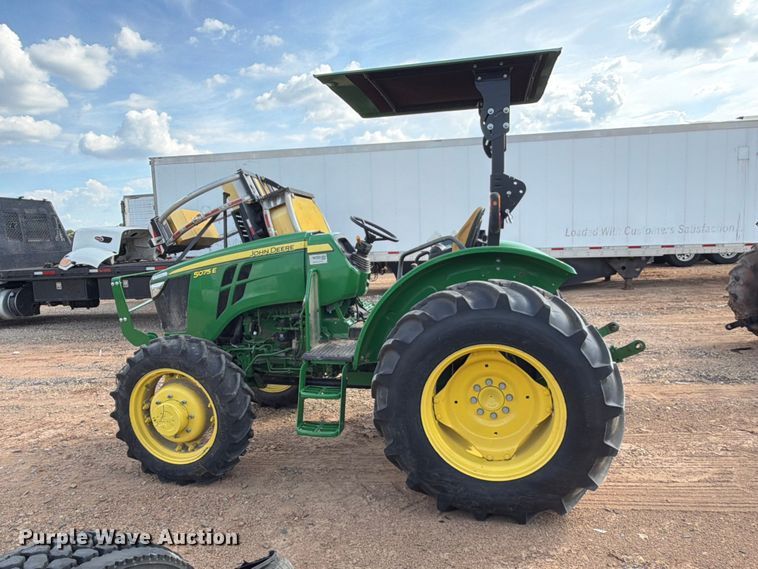 image for item YA5156 2022 John Deere 5075E MFWD tractor