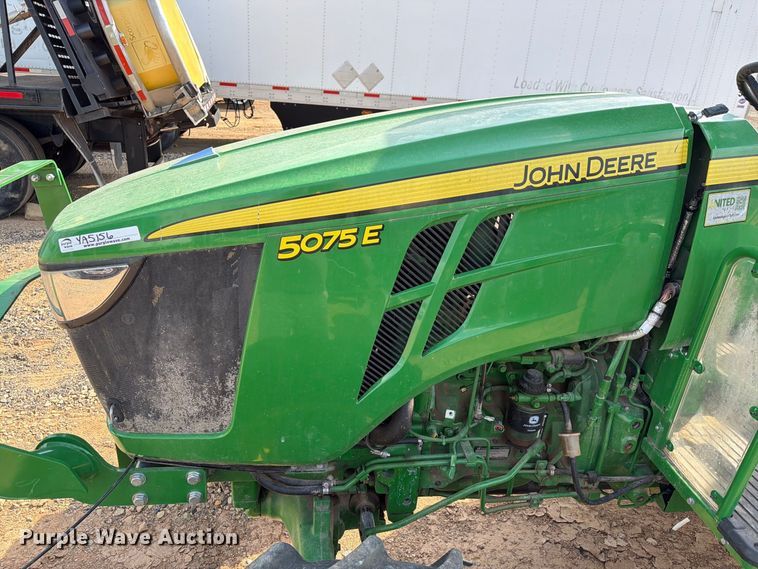 image for item YA5156 2022 John Deere 5075E MFWD tractor